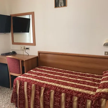 Roma Hotel 4*